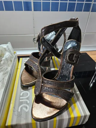 Sandalias tacón fino Maria Mare T.39