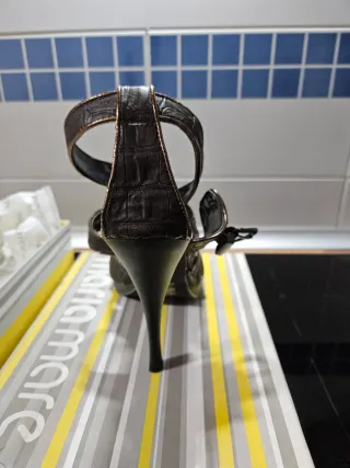 Sandalias tacón fino Maria Mare T.39