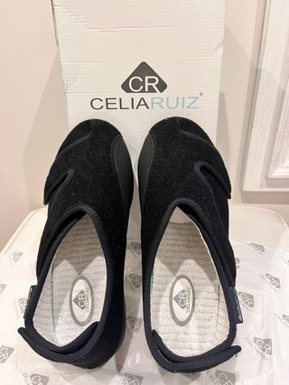 Zapatillas Celia Ruiz T42 Negras Velcro Unisex
