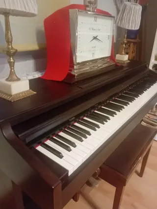 Piano eléctrico.