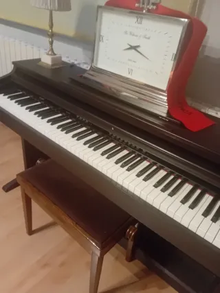 Piano eléctrico.