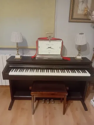 Piano eléctrico.