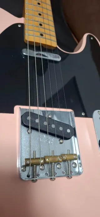 Guitarra Fender Telecaster Classic Baja Rosa