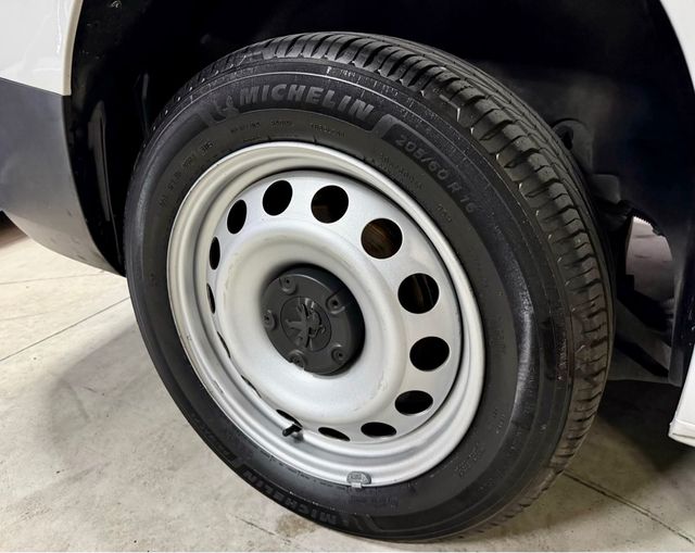 Peugeot Partner LONG 1000kg Unico dueño Bola remol