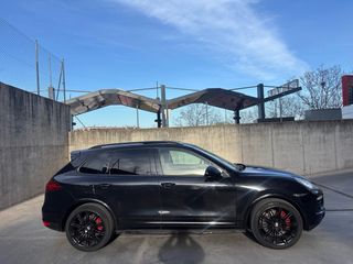 Porsche Cayenne Turbo 4.8 V8 500cv