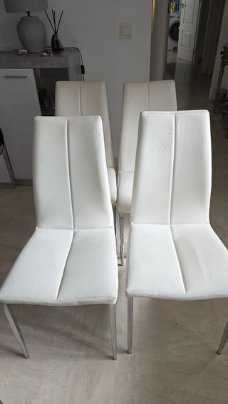 Mesa de comedor y sillas