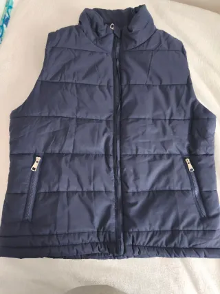 Lote de ropa deportiva o casual.