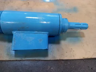 Fuso para astillar leña azul