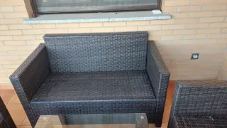 Sofás de jardín  y mesa gristal
