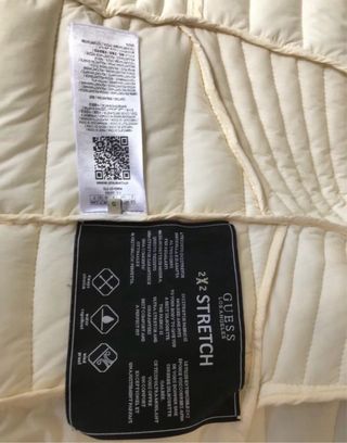 Chaqueta Guess Blanca Acolchada