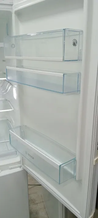 NEVERA COMBI BOSCH NO FROST ENERGÍA A++