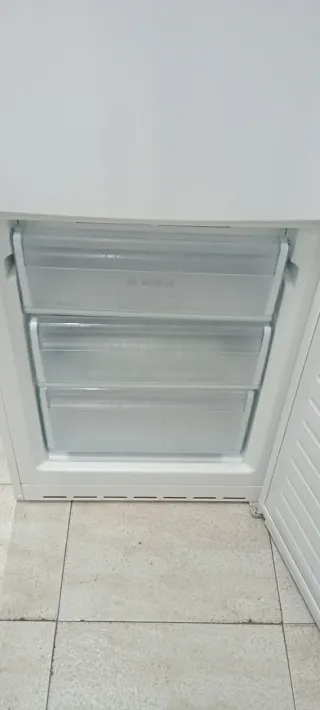 NEVERA COMBI BOSCH NO FROST ENERGÍA A++