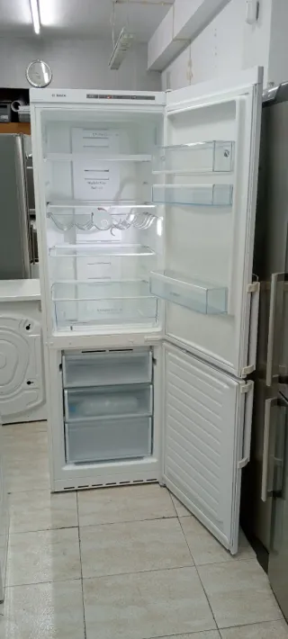 NEVERA COMBI BOSCH NO FROST ENERGÍA A++