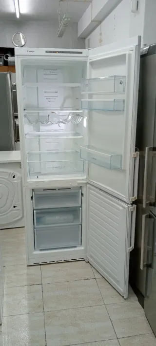 NEVERA COMBI BOSCH NO FROST ENERGÍA A++