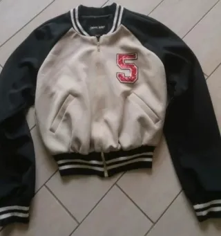 Sudadera Denny Rose Beige y Negra