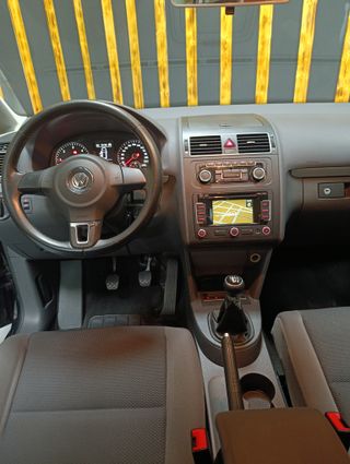 Volkswagen Touran 2011
