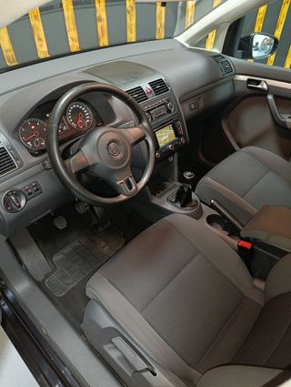 Volkswagen Touran 2011