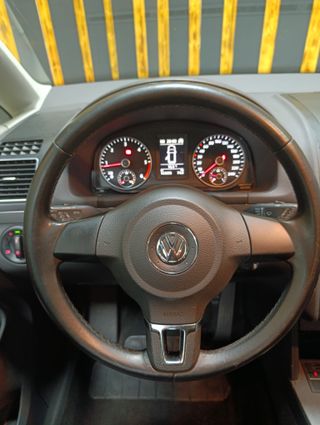 Volkswagen Touran 2011