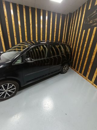 Volkswagen Touran 2011
