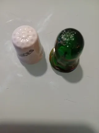2 dedales decorativos