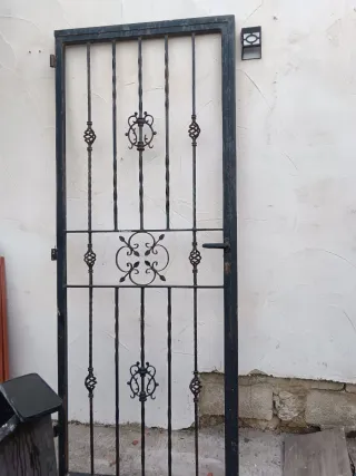 Puerta de Hierro Forjado
