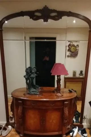 Taquillón y espejo de entrada