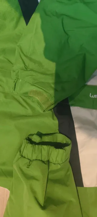 Mono de esquí verde. Talla 14 años.