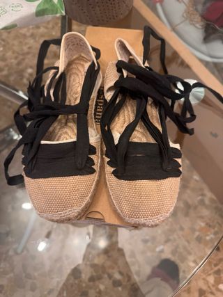 Espardeñas niño talla 36 beige y negro