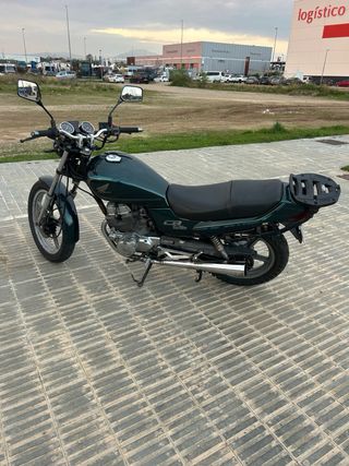 Honda CB 250 Naked Verde