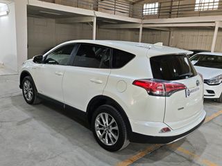 Toyota Rav4 2.5l hybrid 2WD Advance