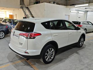 Toyota Rav4 2.5l hybrid 2WD Advance