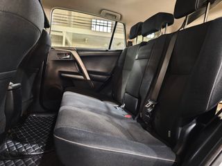 Toyota Rav4 2.5l hybrid 2WD Advance