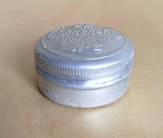 Caja de chinchetas Chichetas con clavo