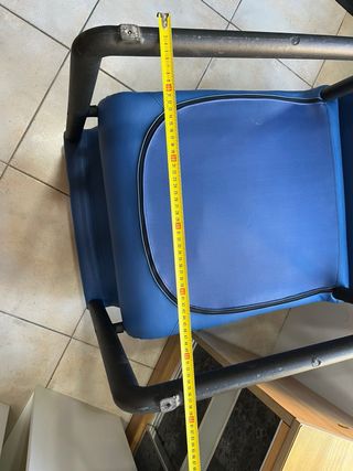 Sillones azules y negros