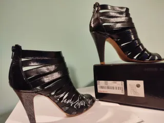 Sandalias Miss Sixty Talla 38 Negras. Madrid.