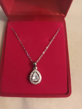 Colgante plata con circonita lágrima