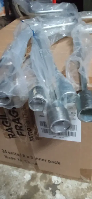 Llaves para patas de caravana