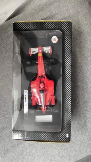 Ferrari F2002 Schumacher 1:18 Hotwheels