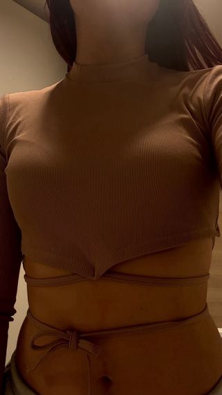 Top manga larga beige/marrón