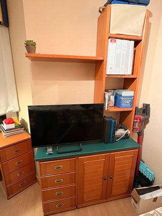 Mueble TV madera con cajones y puertas