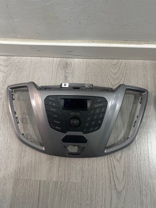 Frontal radio ford transit