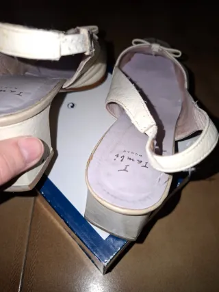 Zapatos abiertos piel color beige