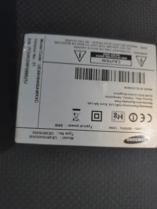 Samsung 55' UHD AU7100 Sin Mando o soporte