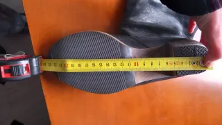 Botas altas de piel negras