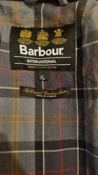 Chaqueta Barbour International Negra