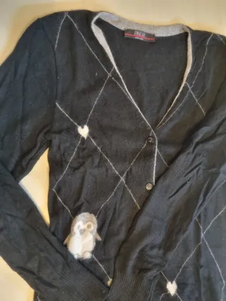 Cardigan ANGELAF nero con cuori e pinguini