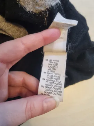 Cardigan ANGELAF nero con cuori e pinguini