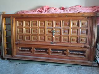 Puerta madera maciza tallada