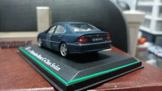 Coche Mercedes 1:43 Cararama