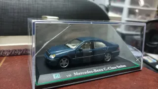 Coche Mercedes 1:43 Cararama